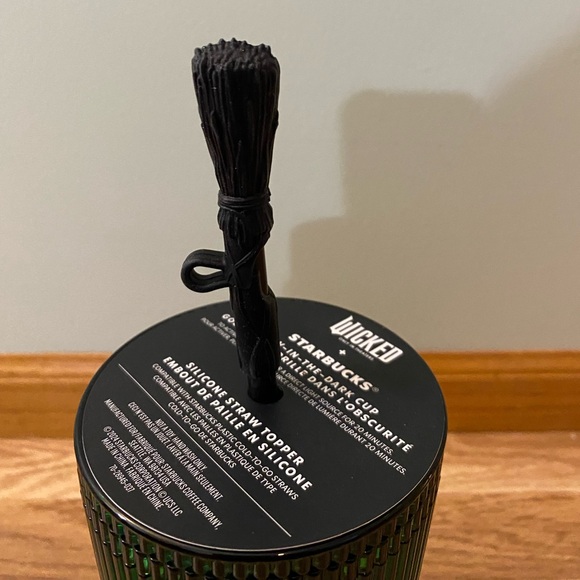 Starbucks Wicked 24 Ounce Cold Cups Elphaba Thropp NWT - Picture 2 of 10